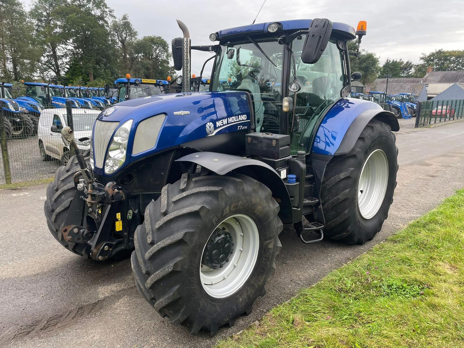 2015 New Holland T7270