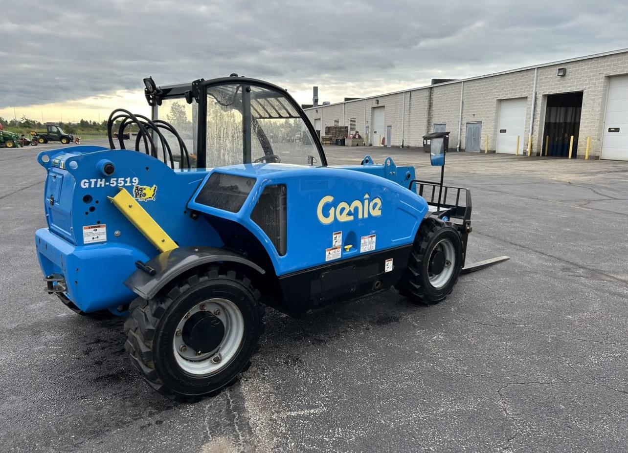 2017 Genie GTH 5519 Telehandler