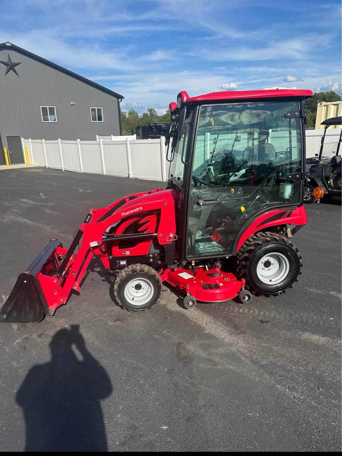 2022 Mahindra eMAX20S 4X4 Loader Mid Mount Mower