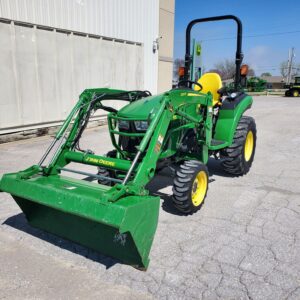 John Deere 2032R Tractor