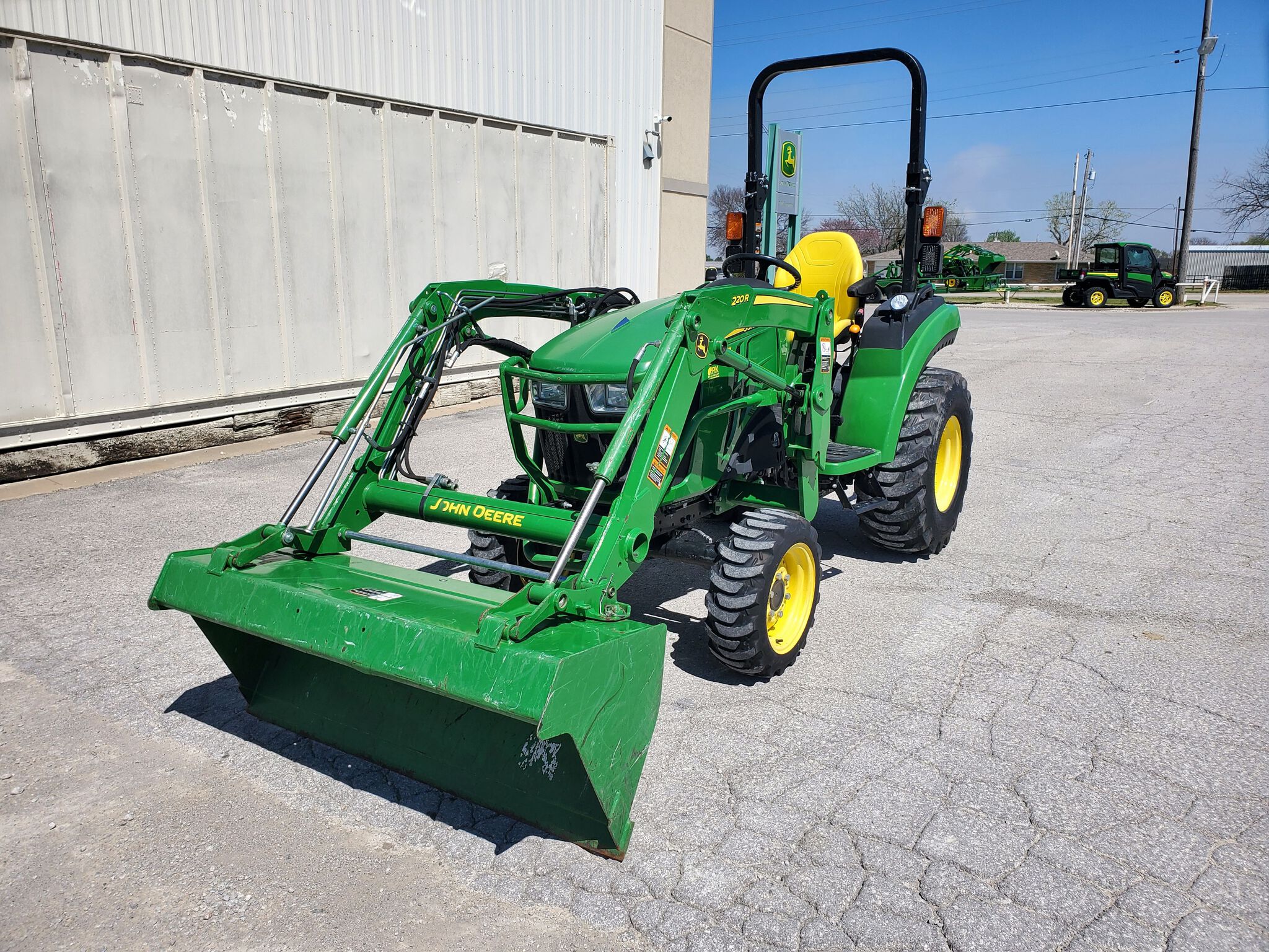 John Deere 2032R Tractor