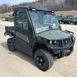 John Deere GATOR XUV 835R Utility Vehicle