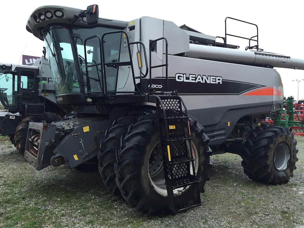 Gleaner A86 Combine Harvester