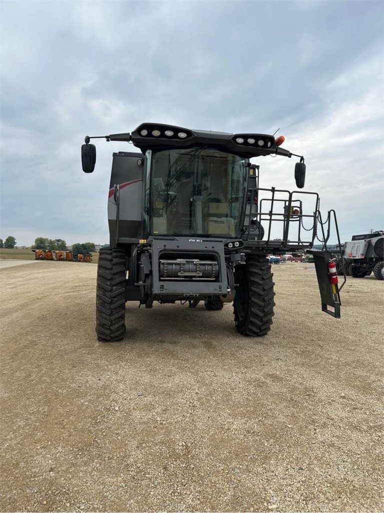 Gleaner S97 Combine Harvester