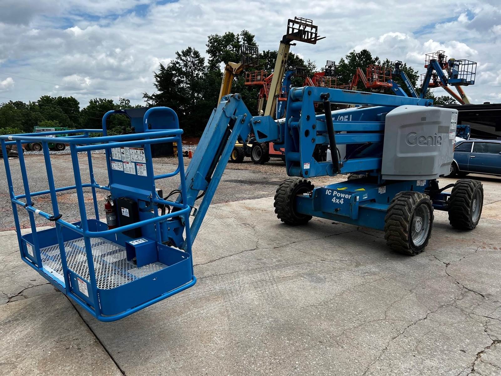 Genie Z45/25J Towable Boom Lift