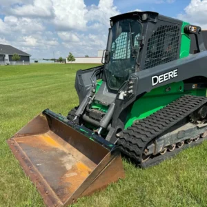 John Deere 331G Skid Steer
